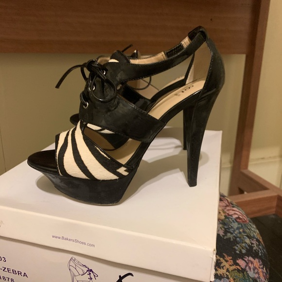 Size 7 worn once - Picture 3 of 8